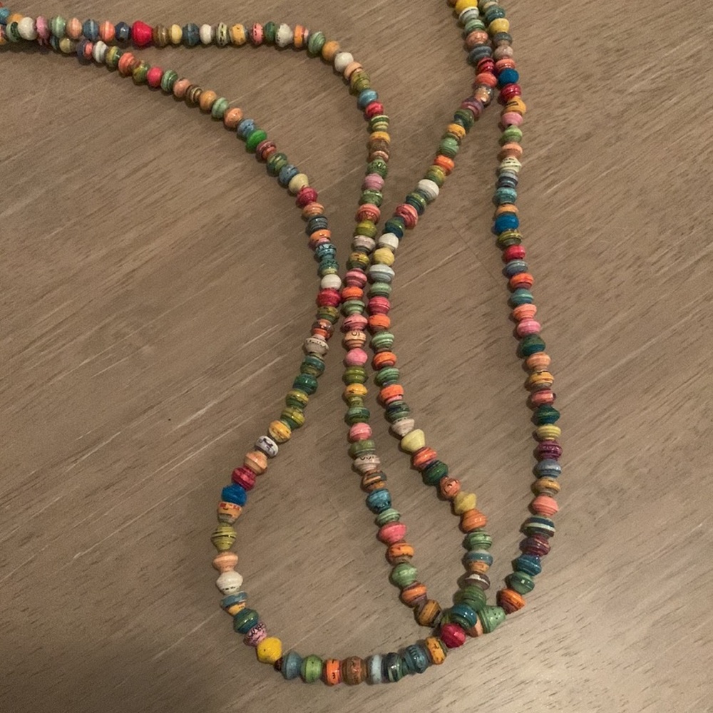 Dainty paper beads